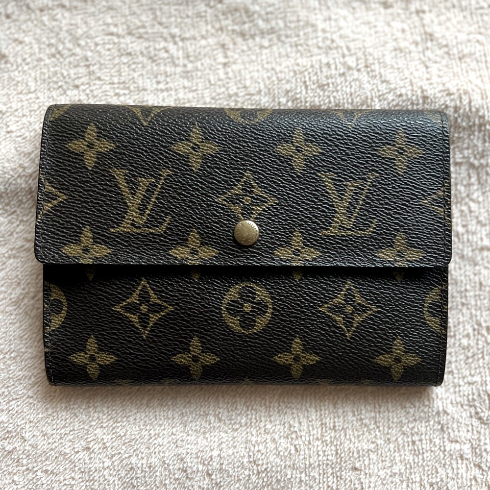 LOUIS VUITTON VINTAGE WALLET